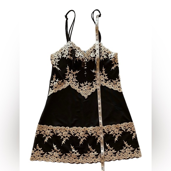 Beautiful Wacoal Embroidered Sheer Nightgown Slip Romantic. Excellent Condition! - Picture 6 of 8